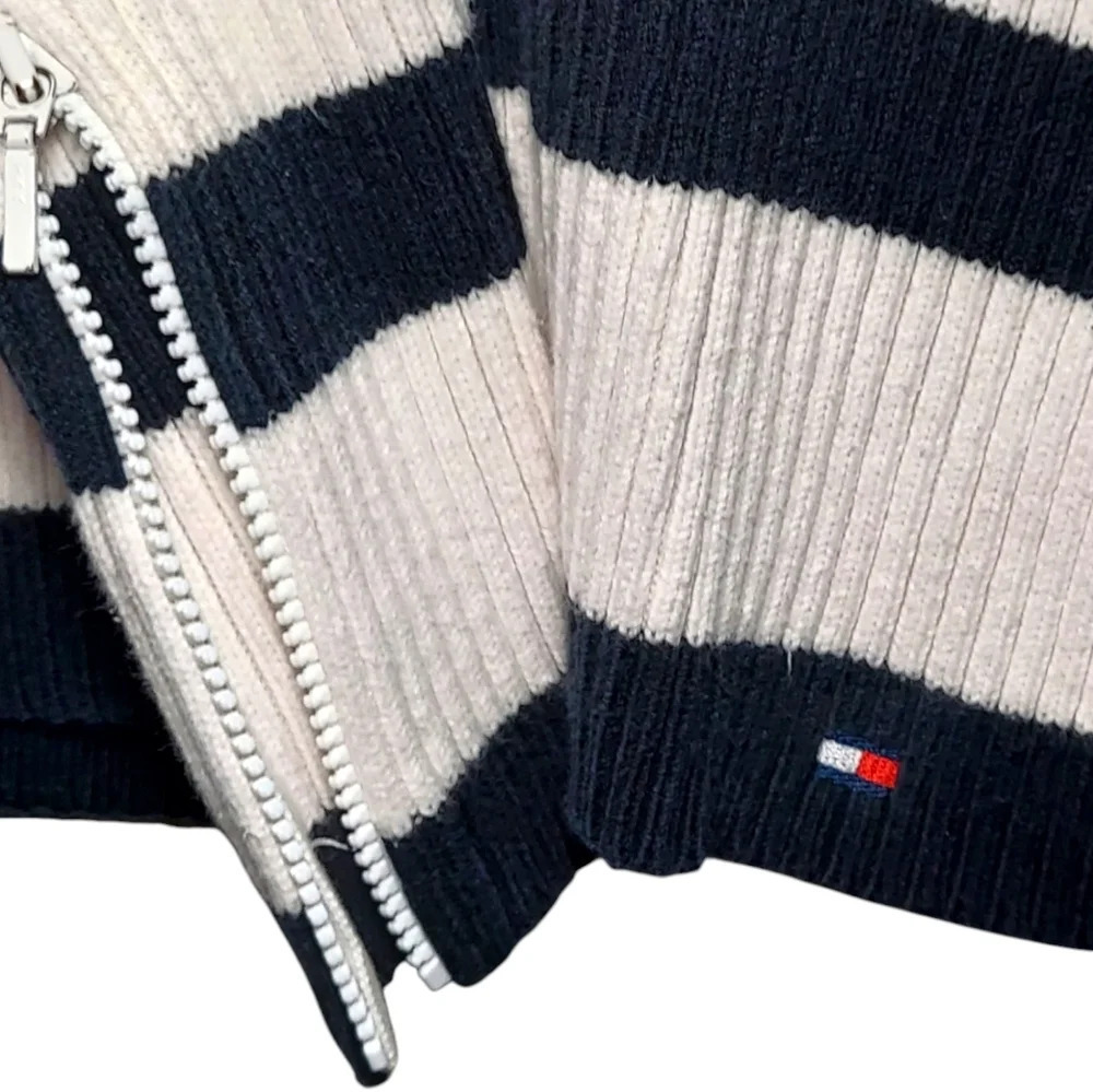 Vintage Tommy Hilfiger 1/4 Zip Black and White Crewneck Sweater - Picture 5 of 6